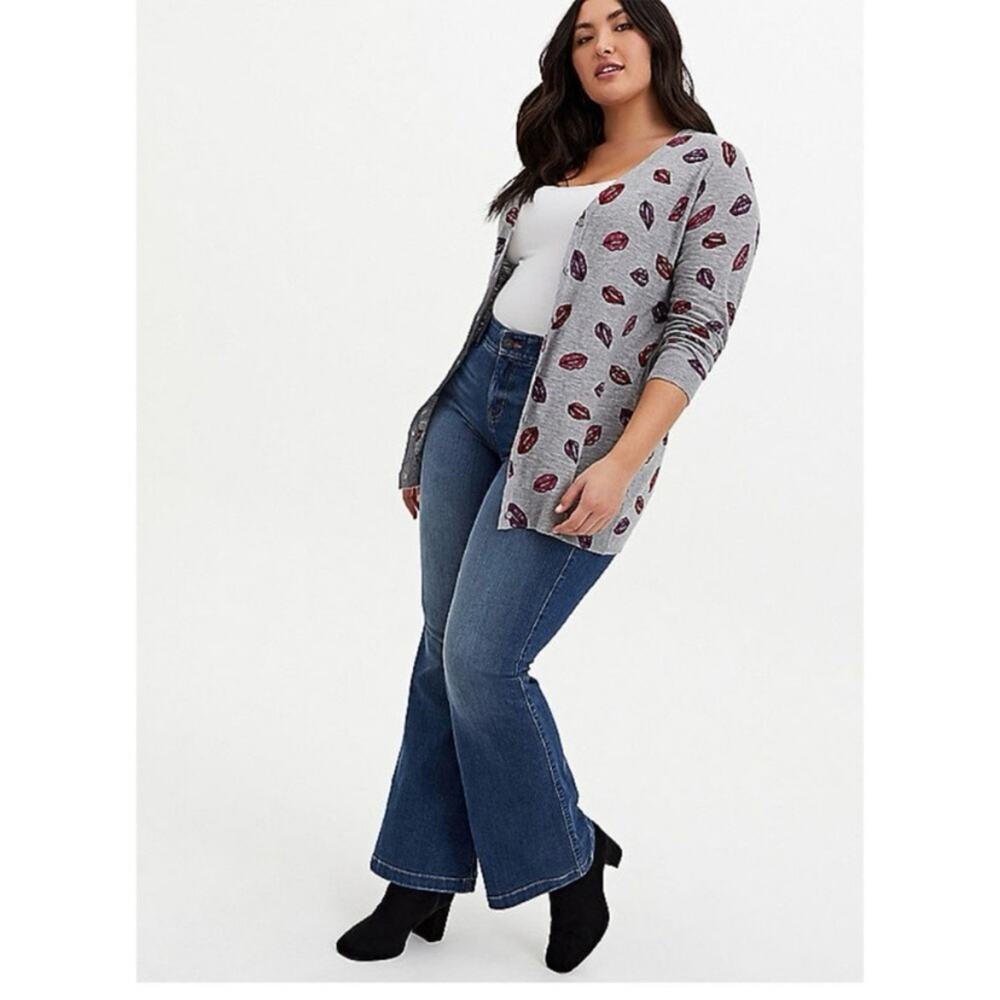 Torrid Gray Kisses Long Sleeve Slub Boyfriend Cardigan Sz.4 NWT